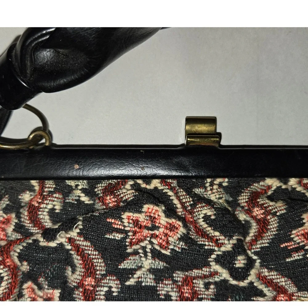Vintage Tapestry Floral Damask Kiss Lock Frame Bag Twisted Handle Black Pink